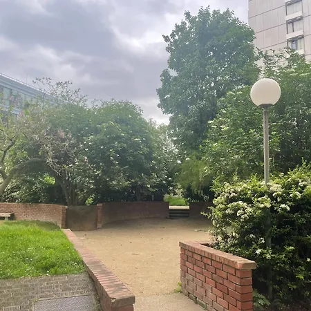 Grand Avec Terrasse Et Jardin Apartment